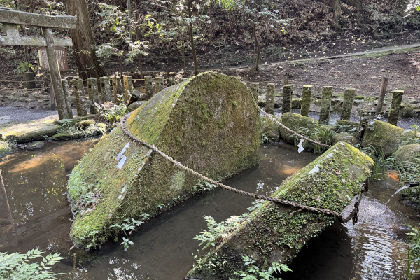 神石/東霧島神社/新越建設